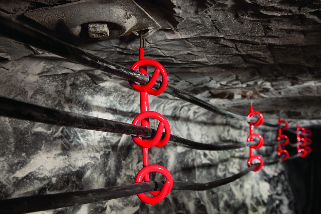 3-Carrier Closed Loop Hook